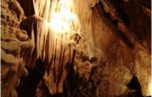 Do-podzemí-jesenické-jeskyně
